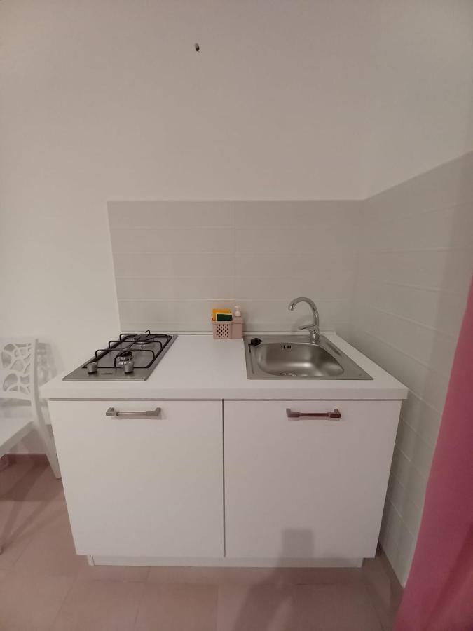 Al Delfino Blu Hotel Margherita Di Savoia Bagian luar foto