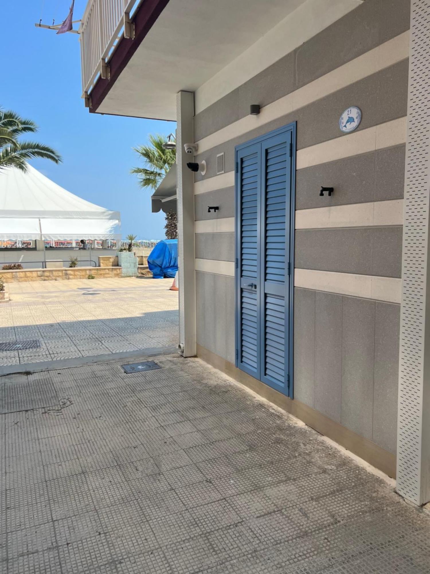 Al Delfino Blu Hotel Margherita Di Savoia Bagian luar foto