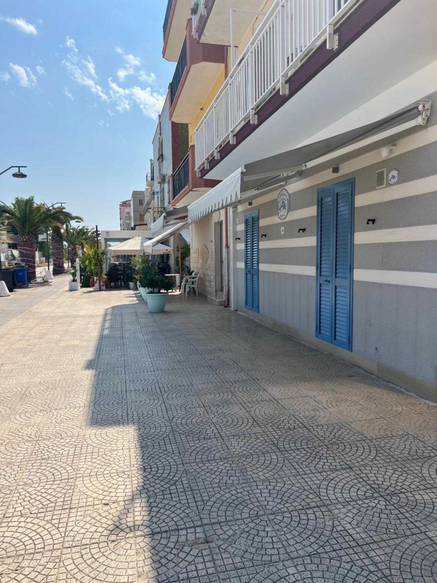 Al Delfino Blu Hotel Margherita Di Savoia Bagian luar foto